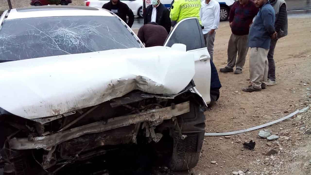 Kahramanmaraş’ta direksiyon hakimiyetini kaybeden sürücü ağaçları biçti