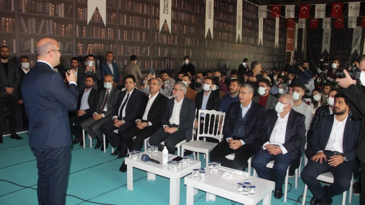 AK Parti Genel Başkan Yardımcısı Ömer İleri, Kahramanmaraş'ta konuştu