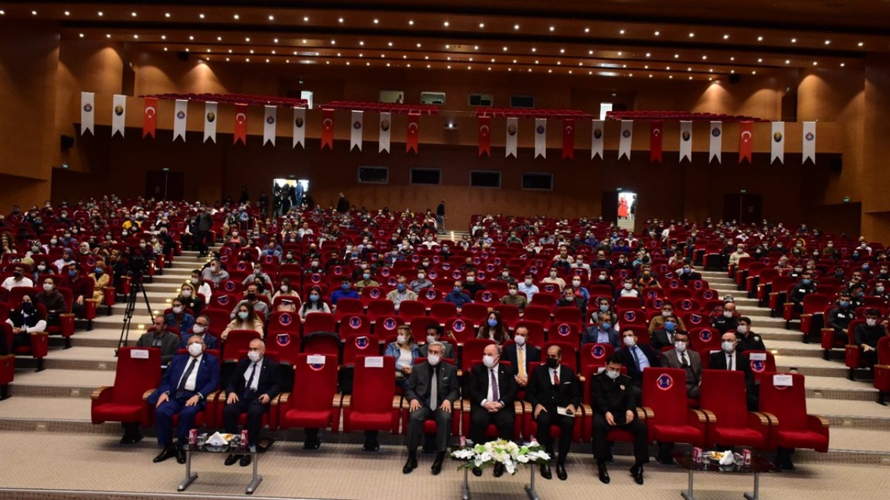 Kahramanmaraş'ta 'Kadın'ın önemi seminerde anlatıldı