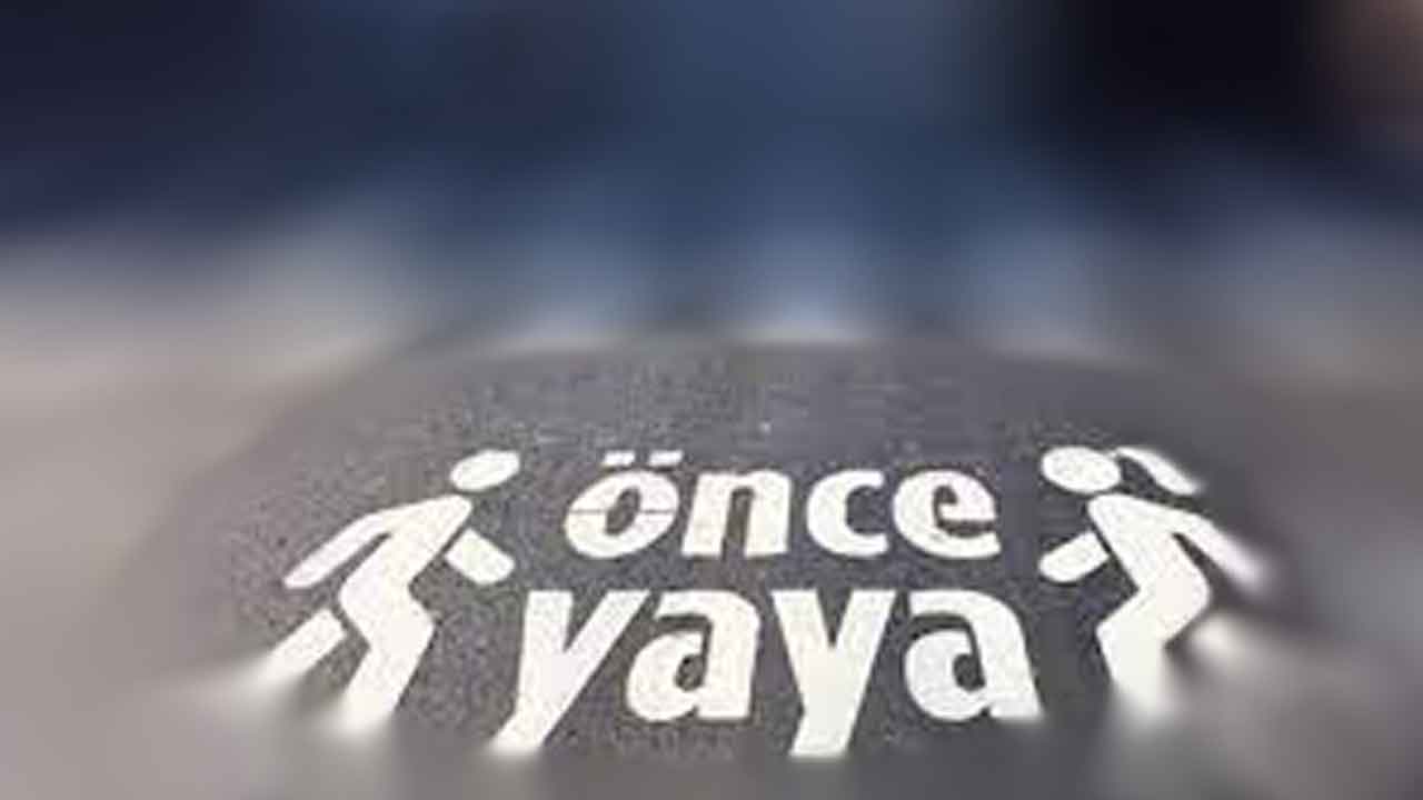 Kahramanmaraş'ta yolun karşısına geçmeye çalışan yayaya motosiklet çarptı