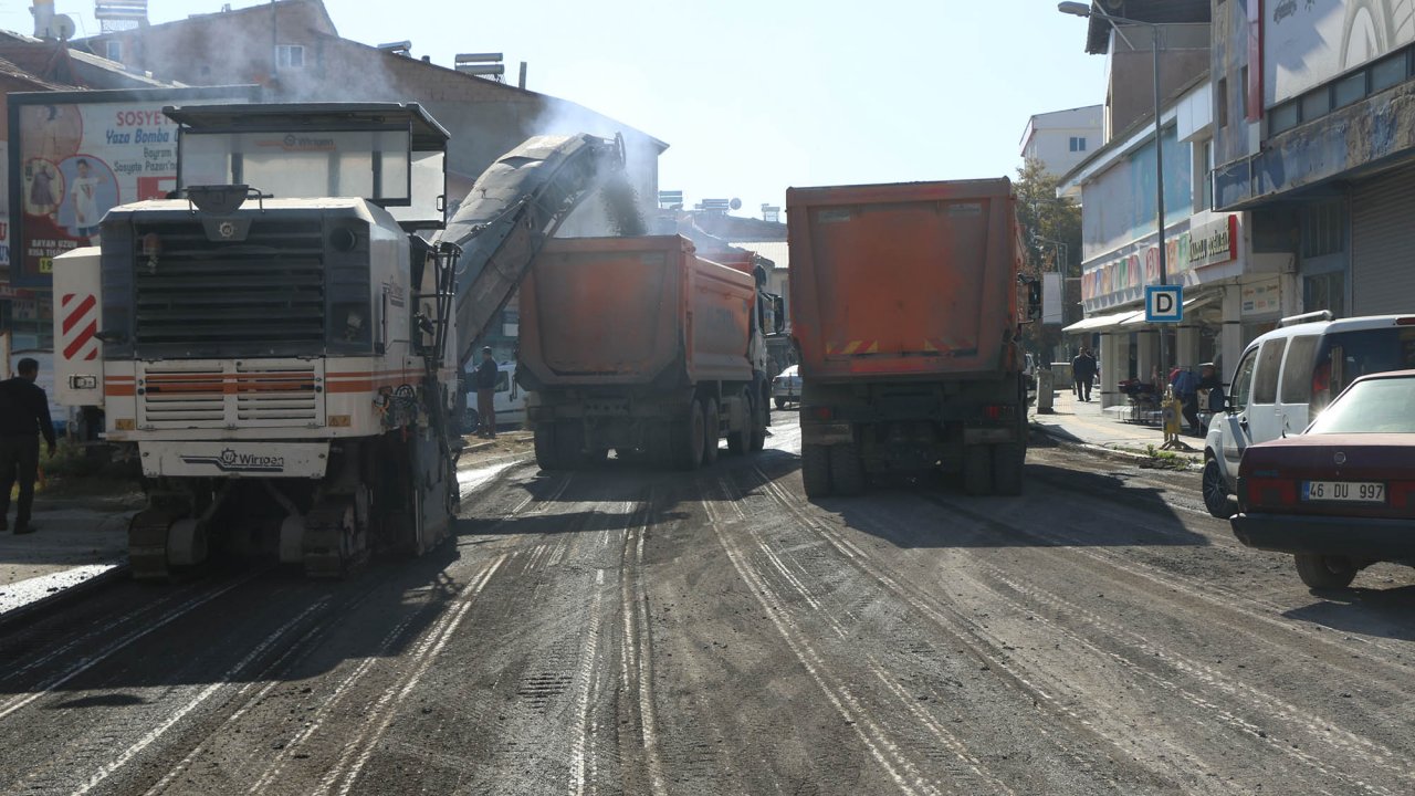 Afşin’in Arterleri Büyükşehirle Yenileniyor