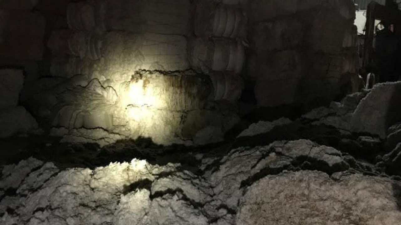 Kahramanmaraş’ta pamuk deposunda yangın çıktı