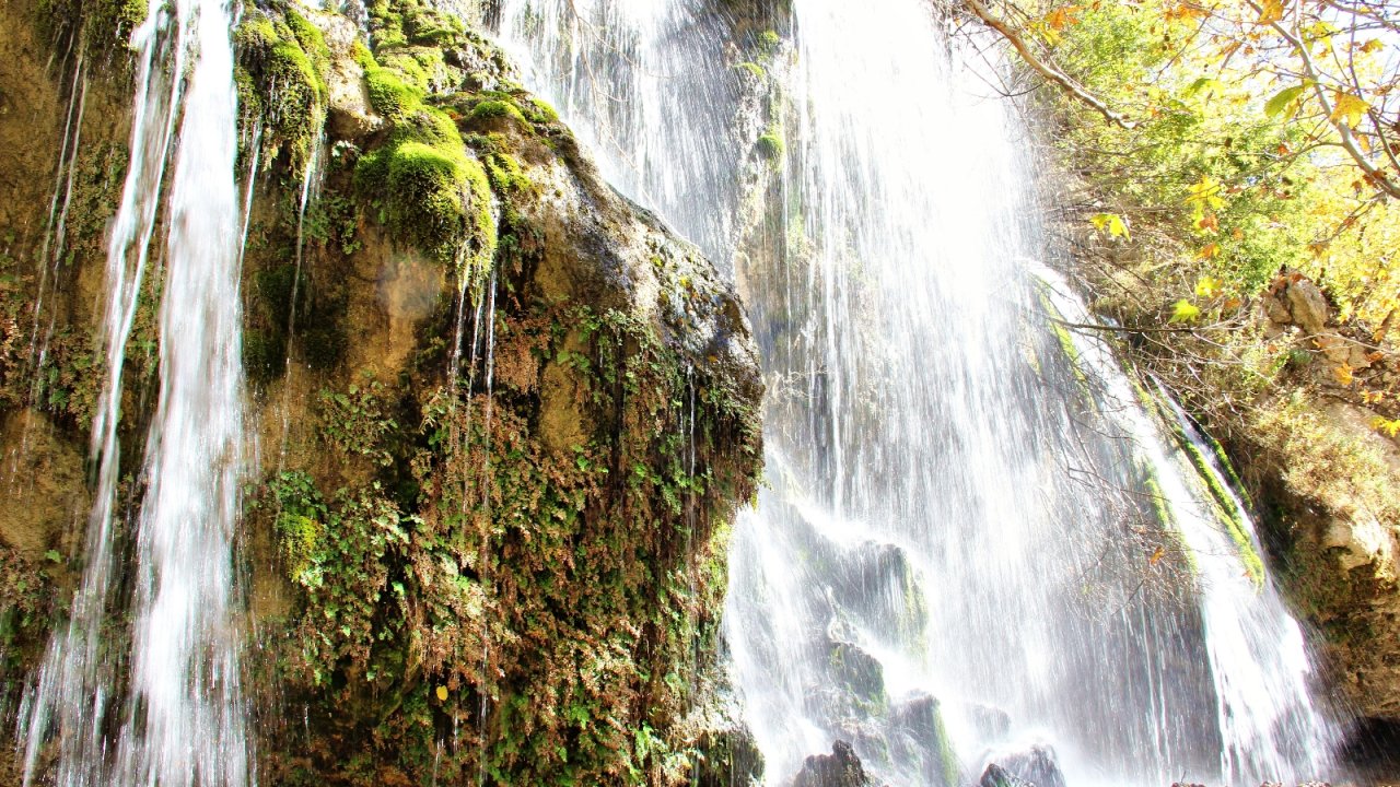 Kahramanmaraş'taki Savruk Şelalesi görenleri hayran bırakıyor