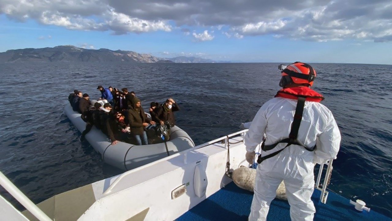 Yunan unsurlarının göçmenlere zulmü kadın-çocuk dinlemiyor