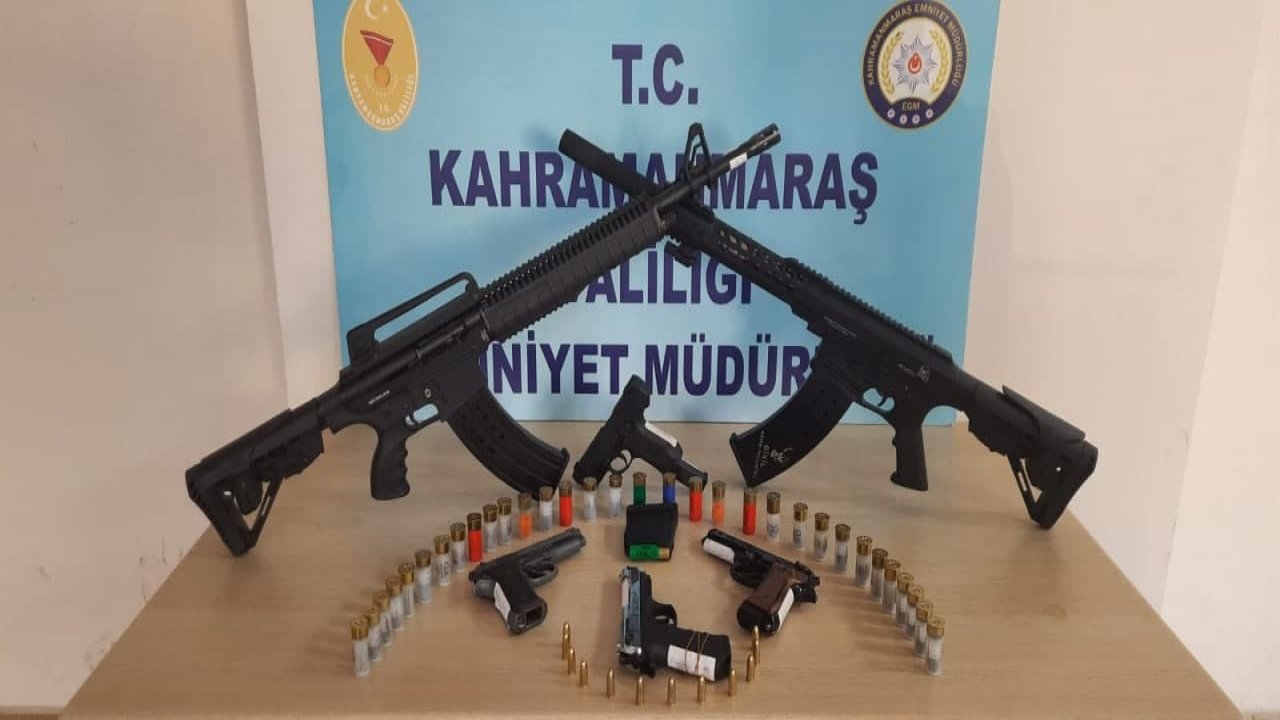 Kahramanmaraş’ta 15 kişiden 16 silah ele geçirildi