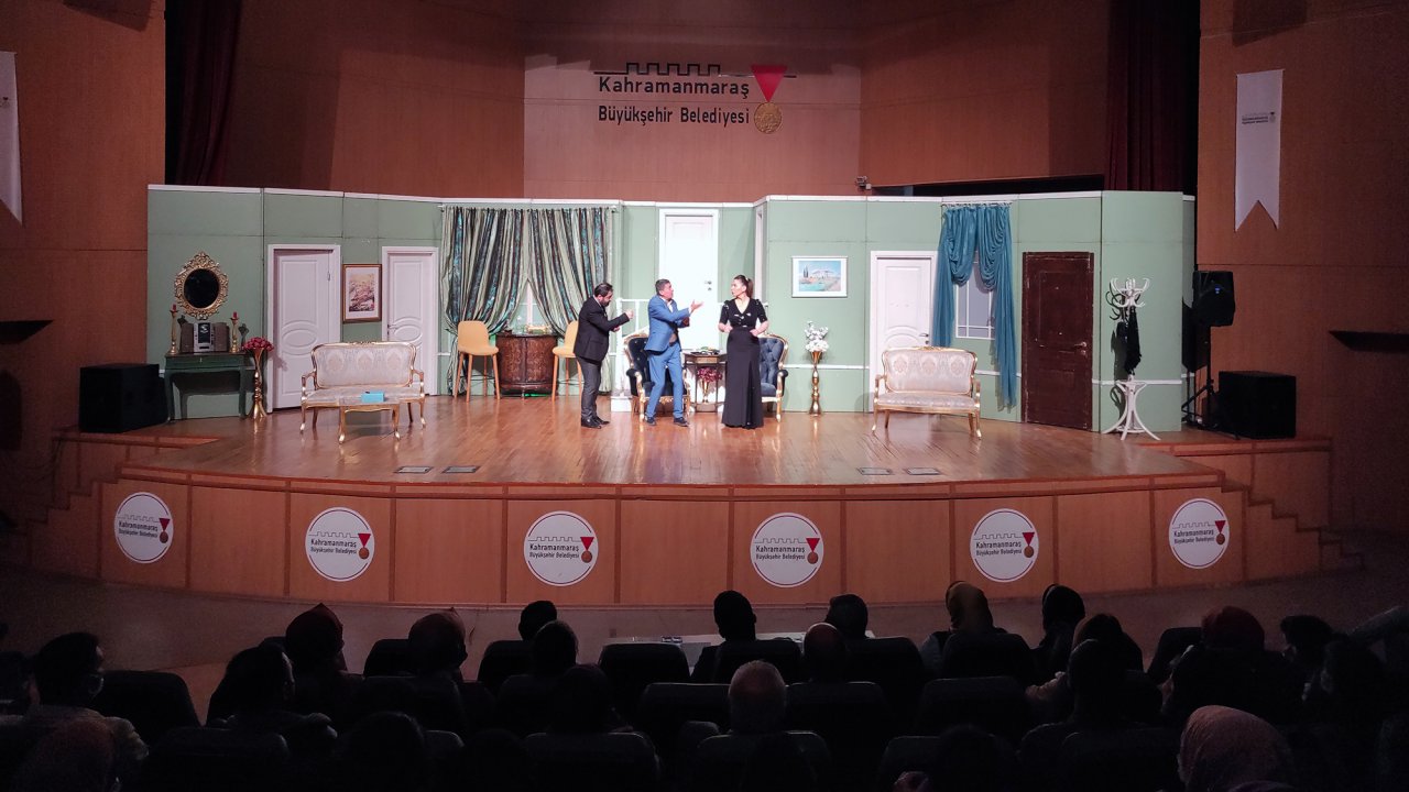 Tiyatro Oyunu Büyük Beğeni Topladı