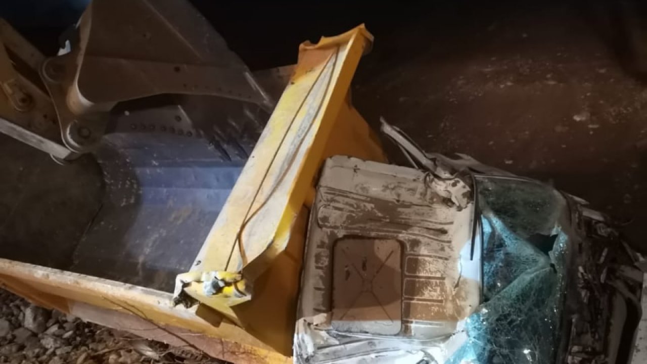 Kahramanmaraş'ta yol yapımında çalışan kamyon uçuruma yuvarlandı: 2 ölü