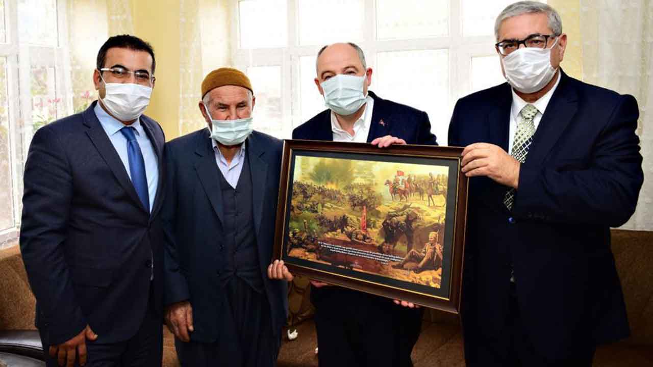 Vali Ömer Faruk Coşkun, şehit ailelerini ziyaret etti