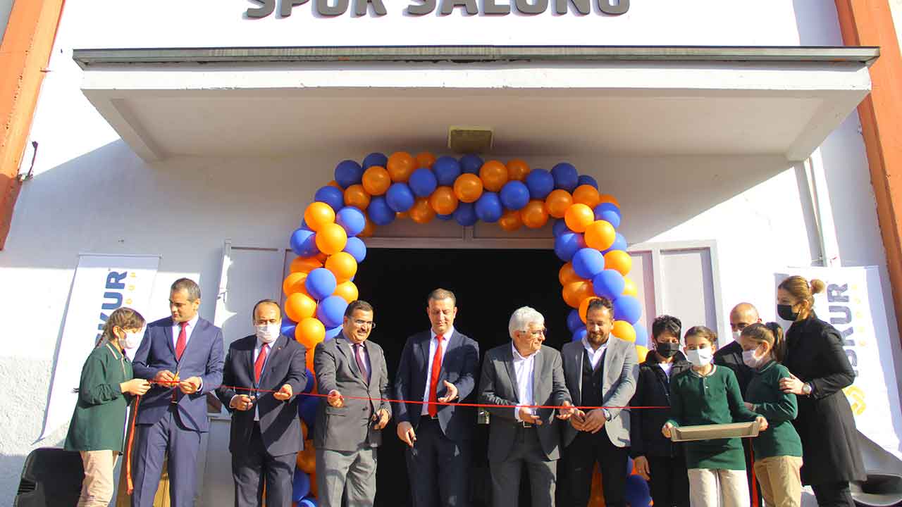 Gazi Ortaokulu İskur Spor Salonu’nun Açılışı Gerçekleştirildi