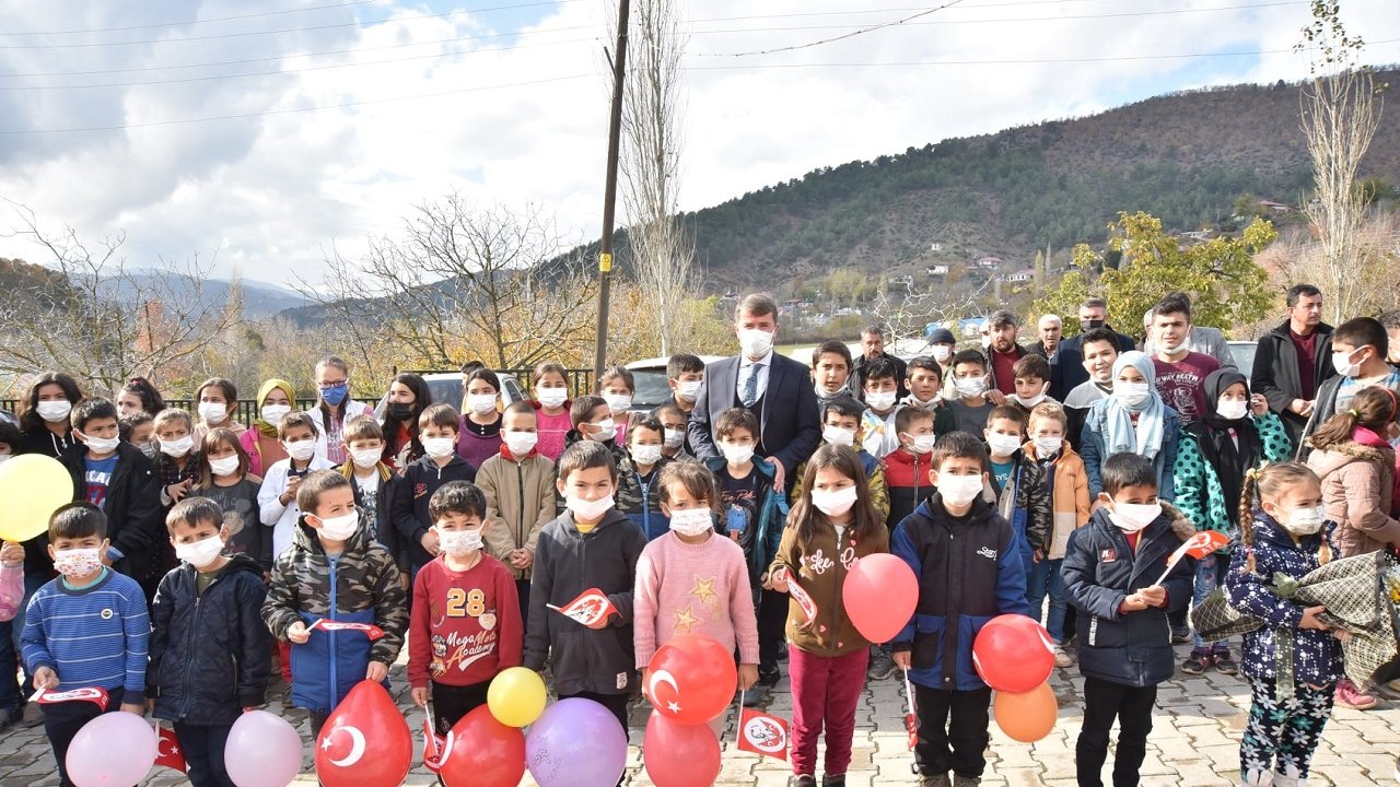 Başkan Osman Okumuş, Türkoğlu'nda eğitim yatırımlarını sürdürüyor