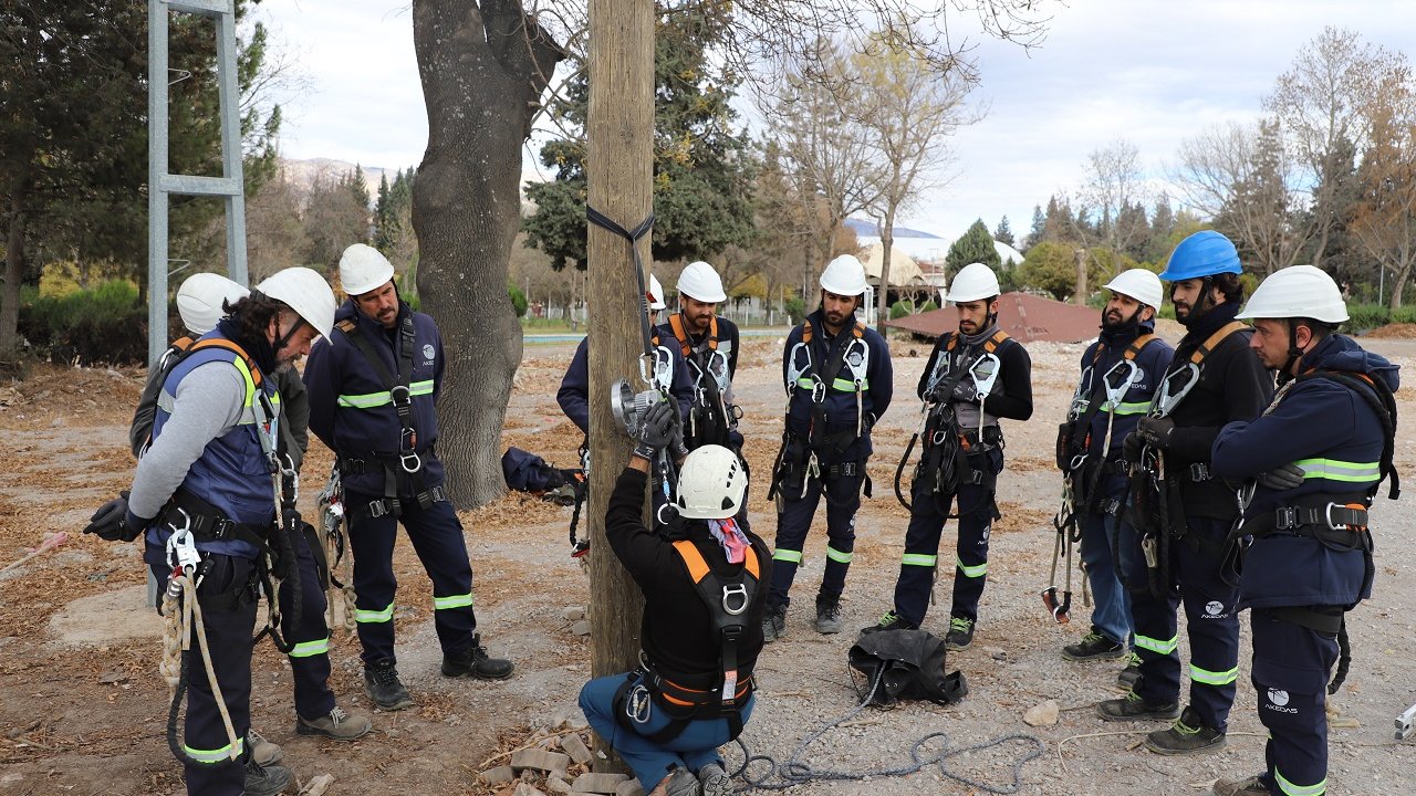 Akedaş, çalışanlarına çalışma eğitimi veriyor