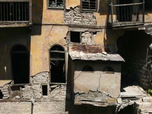 Ha çöktü, ha çökecek!