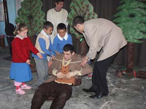 İlk Kez Tiyatroyla Tanıştılar