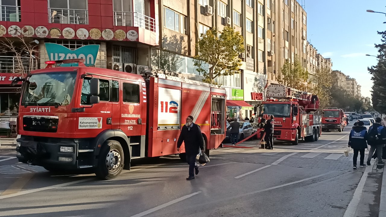 Kahramanmaraş’ta iş merkezinde yangın