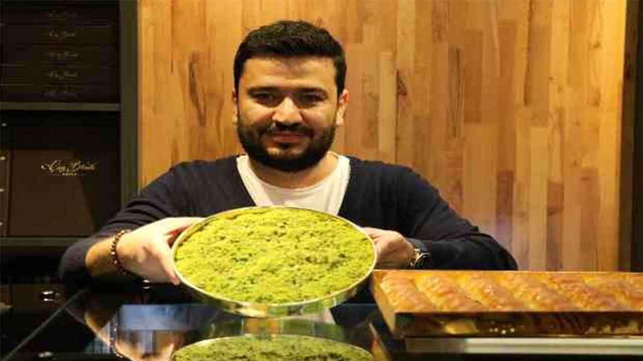 Kahramanmaraş'ta altın tepside baklava 2,5 milyon liraya satışa çıktı