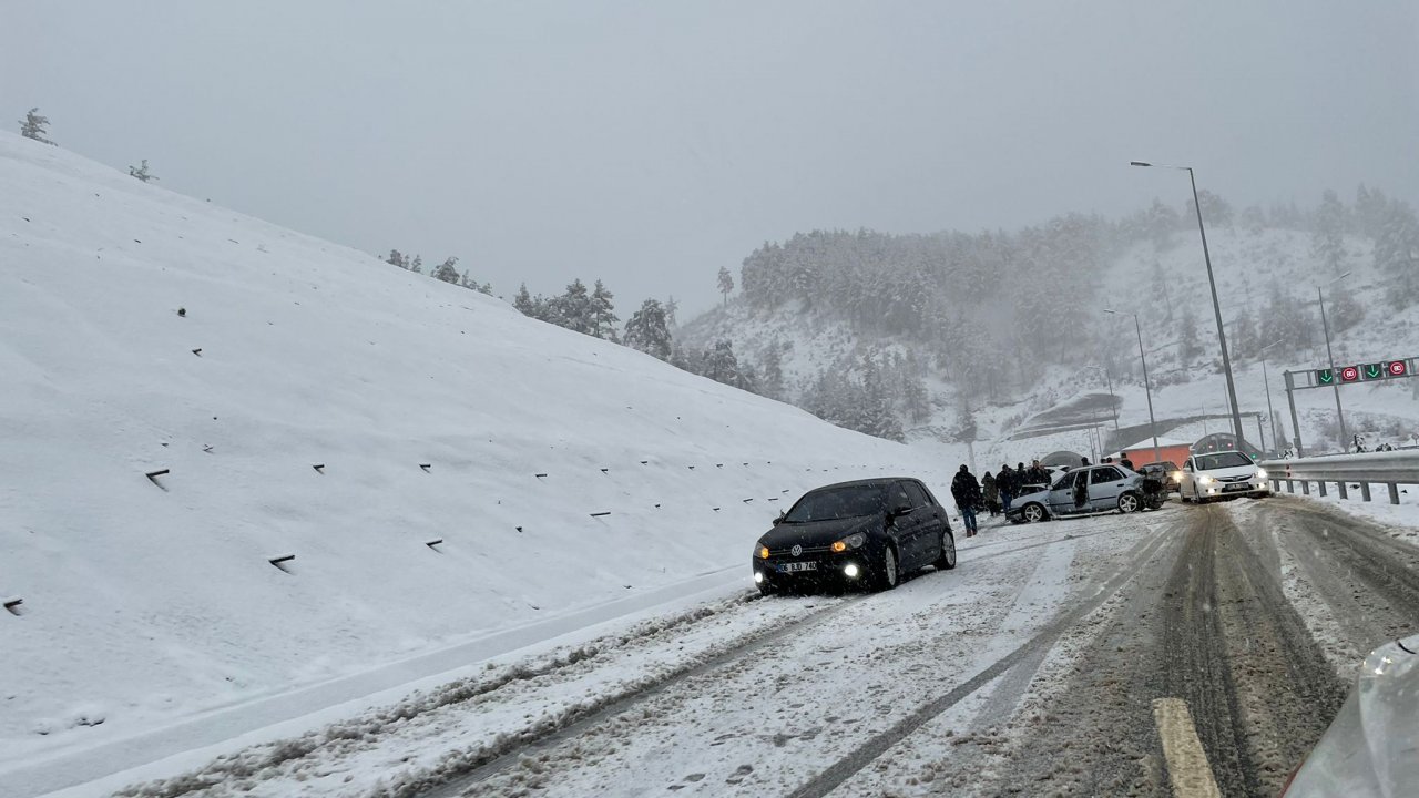Kahramanmaraş-Kayseri yolunda kar engeli