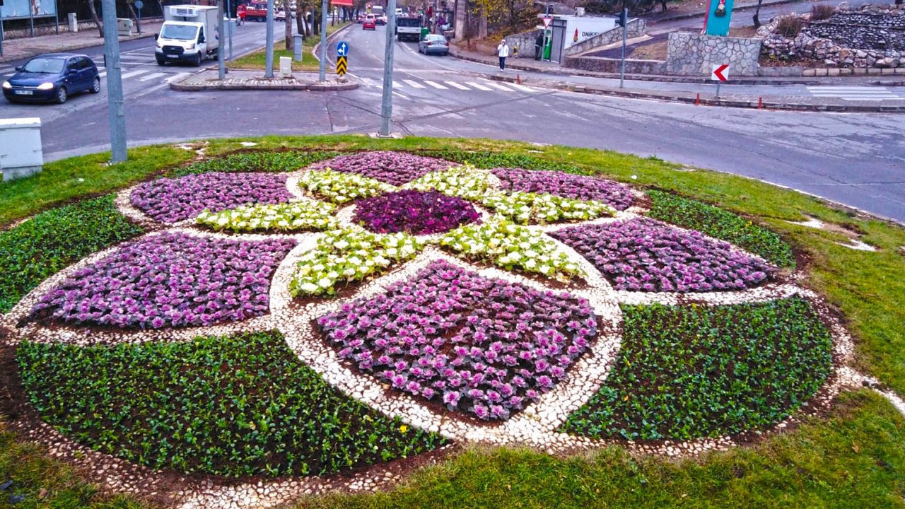 Kahramanmaraş'ta Kavşaklar çiçek açtı