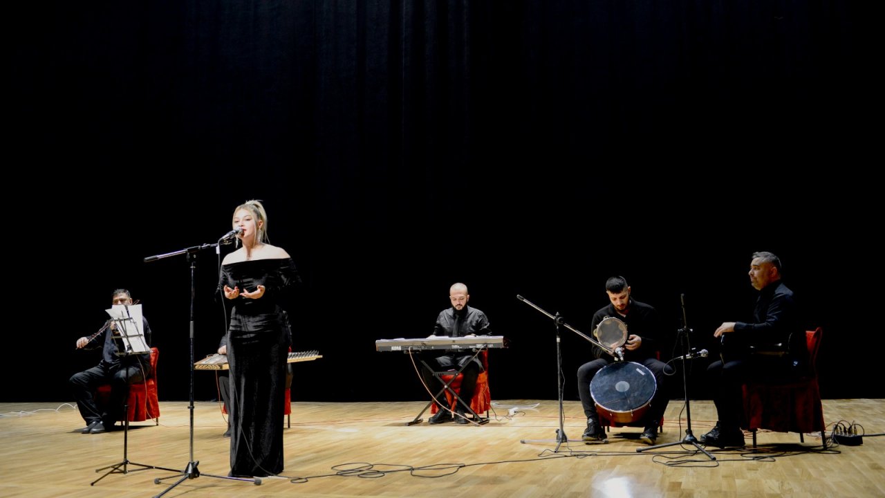 Kahramanmaraş'ta KSÜ'de ki öğrenciler eğlence ile 2021 yılını geride bıraktılar