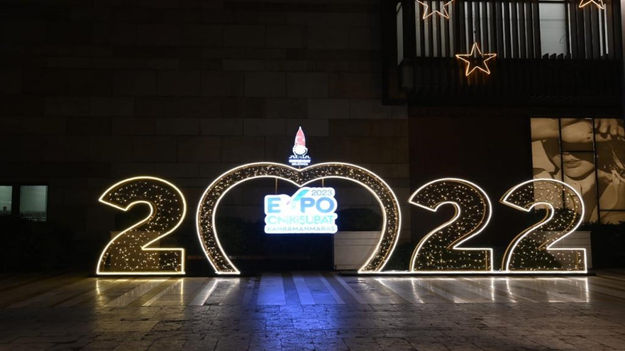 Başkan Mahçiçek’ten Piazza AVM’de 2022 Sürprizi