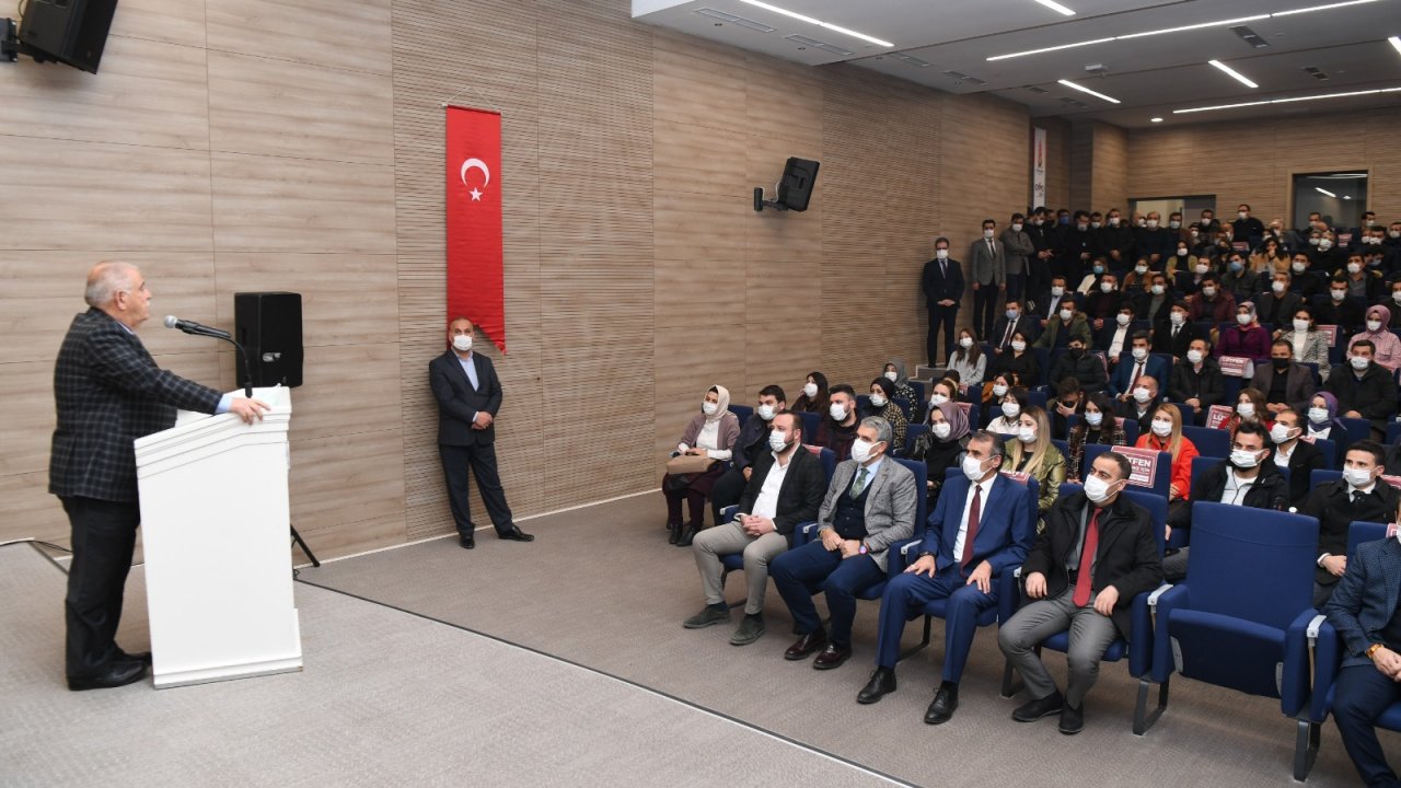 Başkan Mahçiçek, Belediye Personelinin Yeni Yılını Kutladı