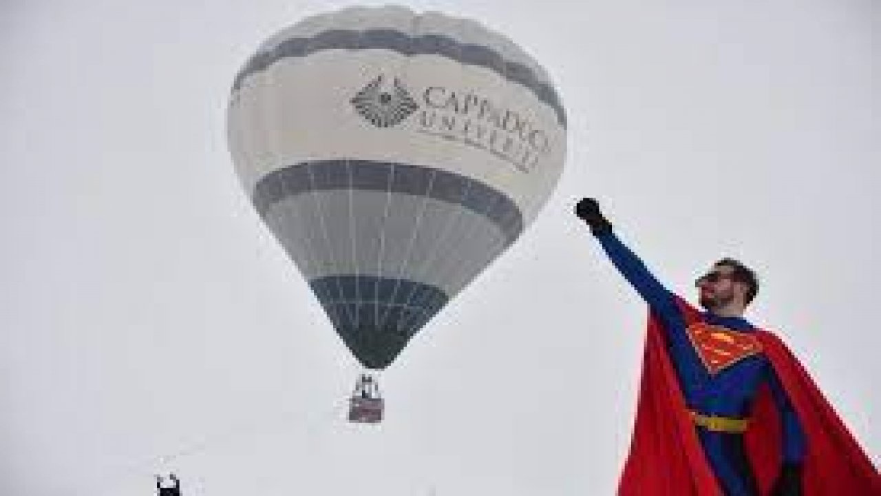 Yedikuyular Kayak Merkezi'nde "Kostümlü Kayak Yarışması" yapıldı