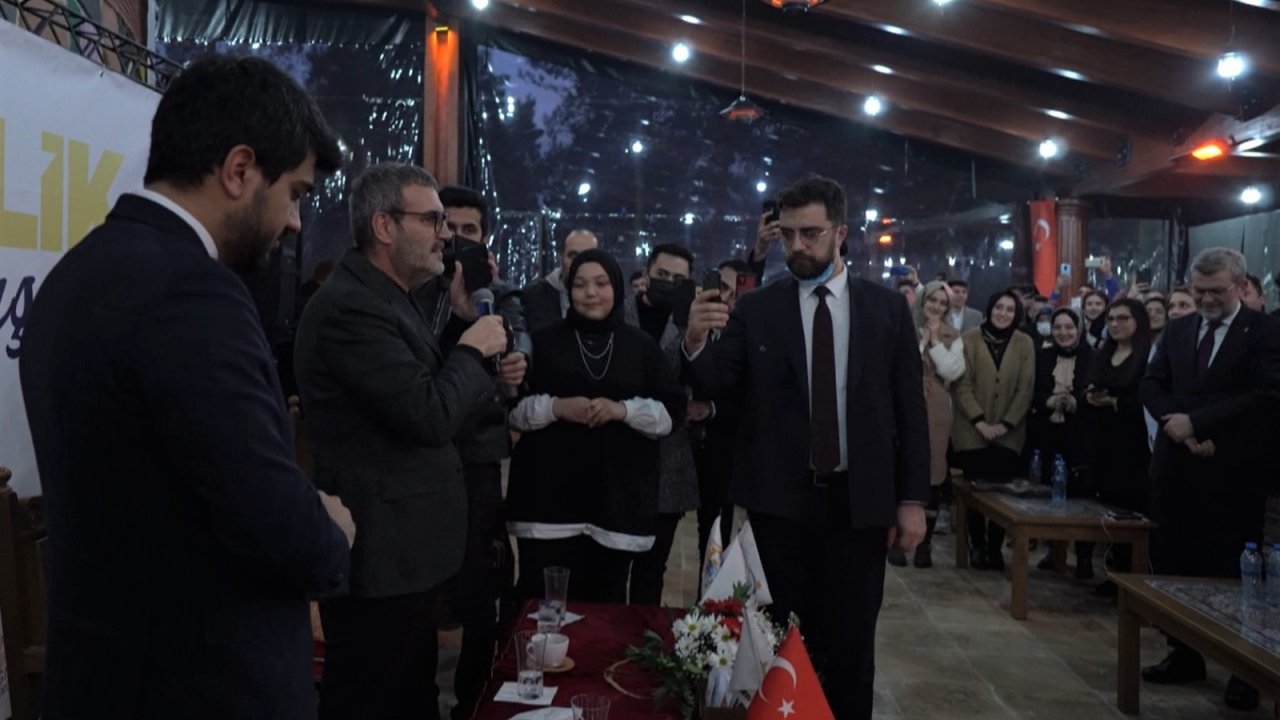 Cumhurbaşkanı Erdoğan, Kahramanmaraşlı gençlerle telefonla görüştü 