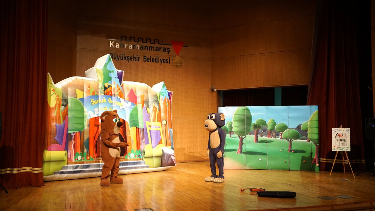 Çocuklardan Tiyatroya Yoğun İlgi