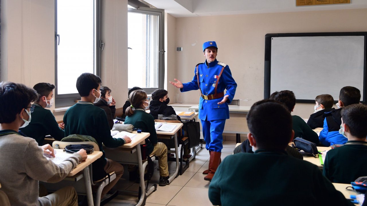 Kurtuluş Ruhu Tiyatroyla Okullara Taşındı