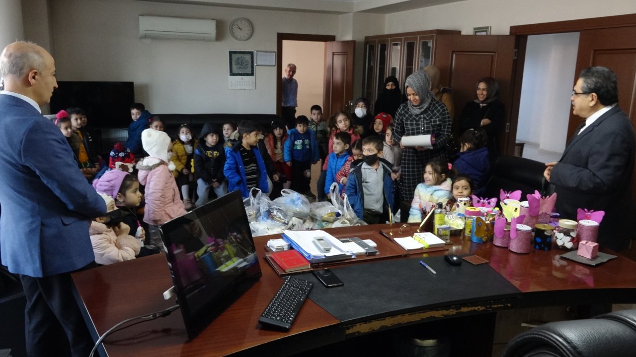 Minicik Yürekleriyle Kocaman Destek Oldular