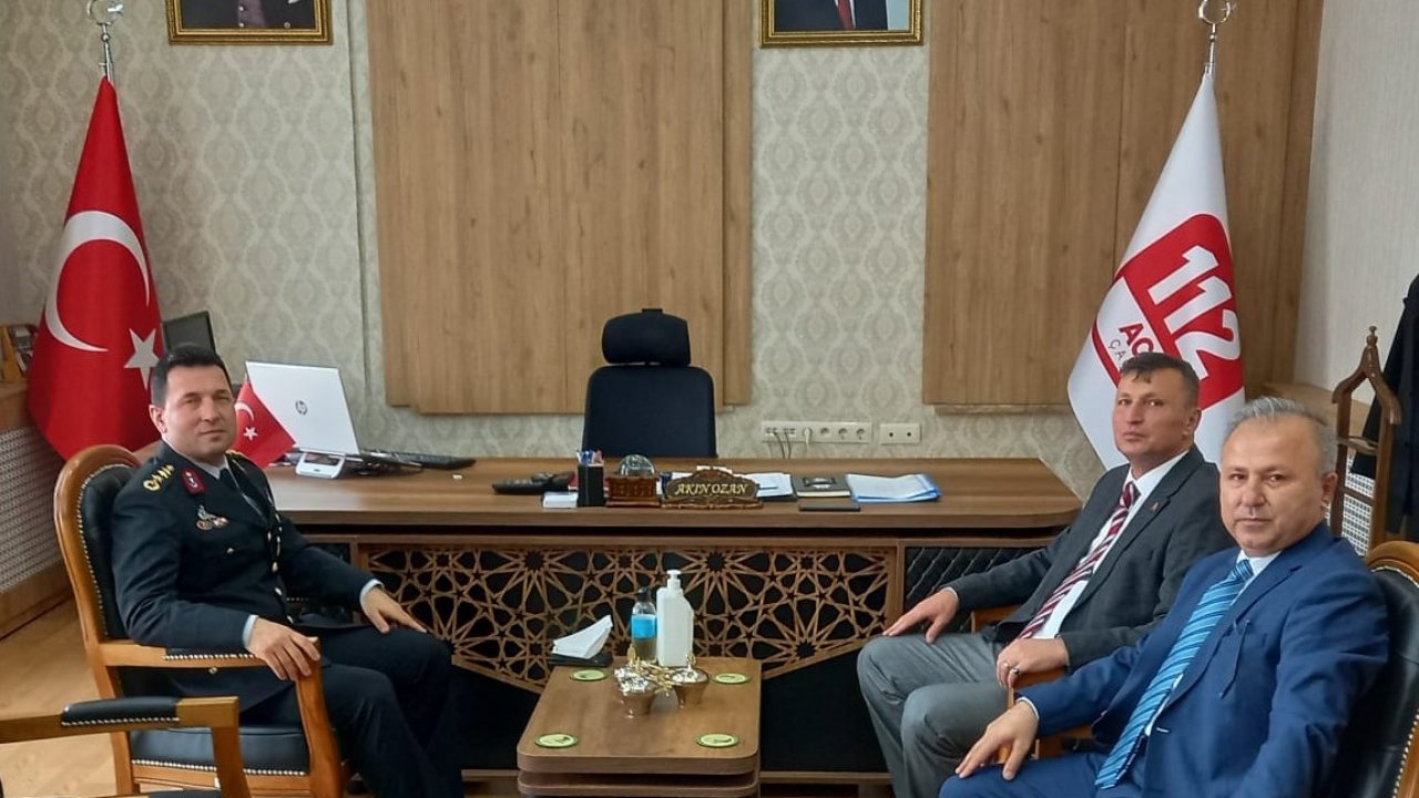 İl Jandarma Komutanı Özdurhan 112 Acil Çağrı Merkezini ziyaret etti