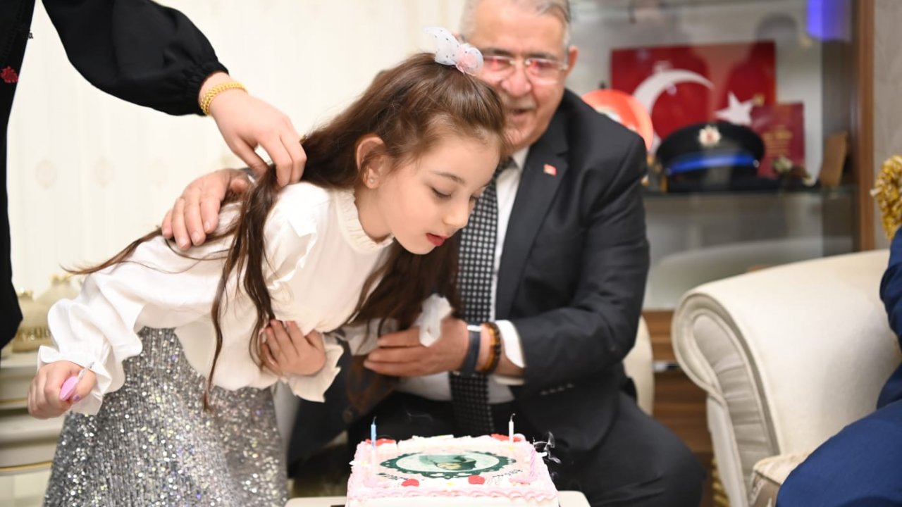 ‘Nazlı’ya anlamlı doğum günü sürprizi