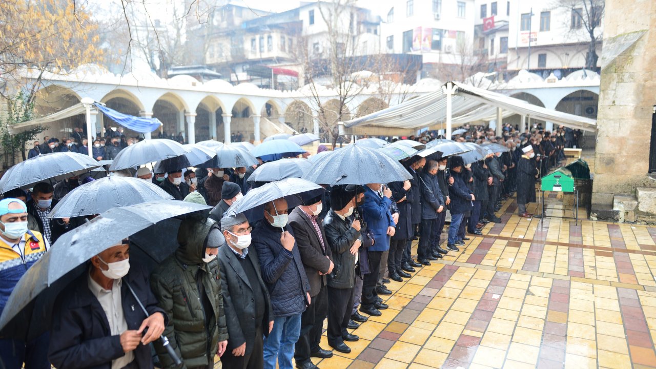 Doğan’ın vefatı kenti yasa boğdu