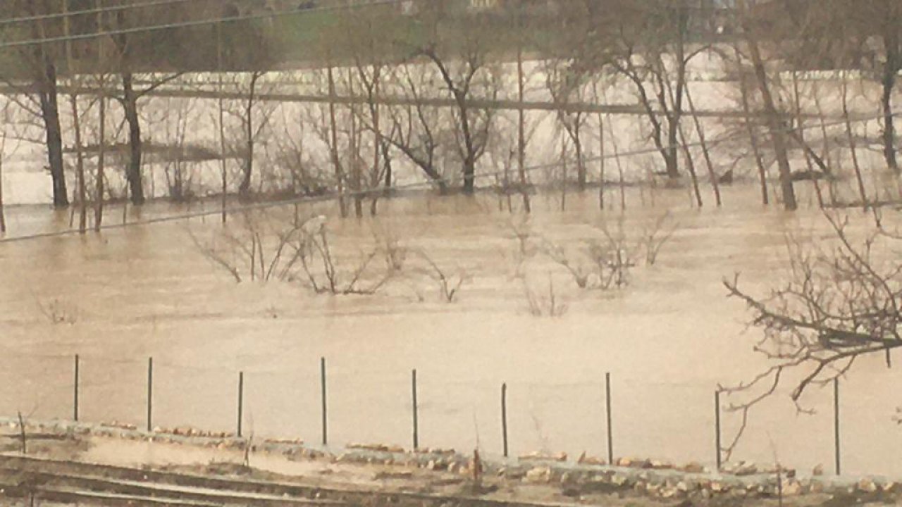 Kahramanmaraş’ta tarım arazilerini ve evleri sel vurdu 