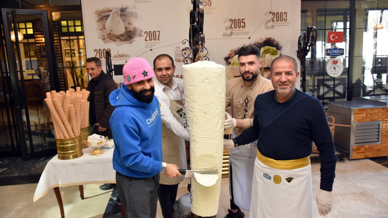 Sanatçı Gökhan Türkmen’e Kervanhan’da Yöresel Sunum