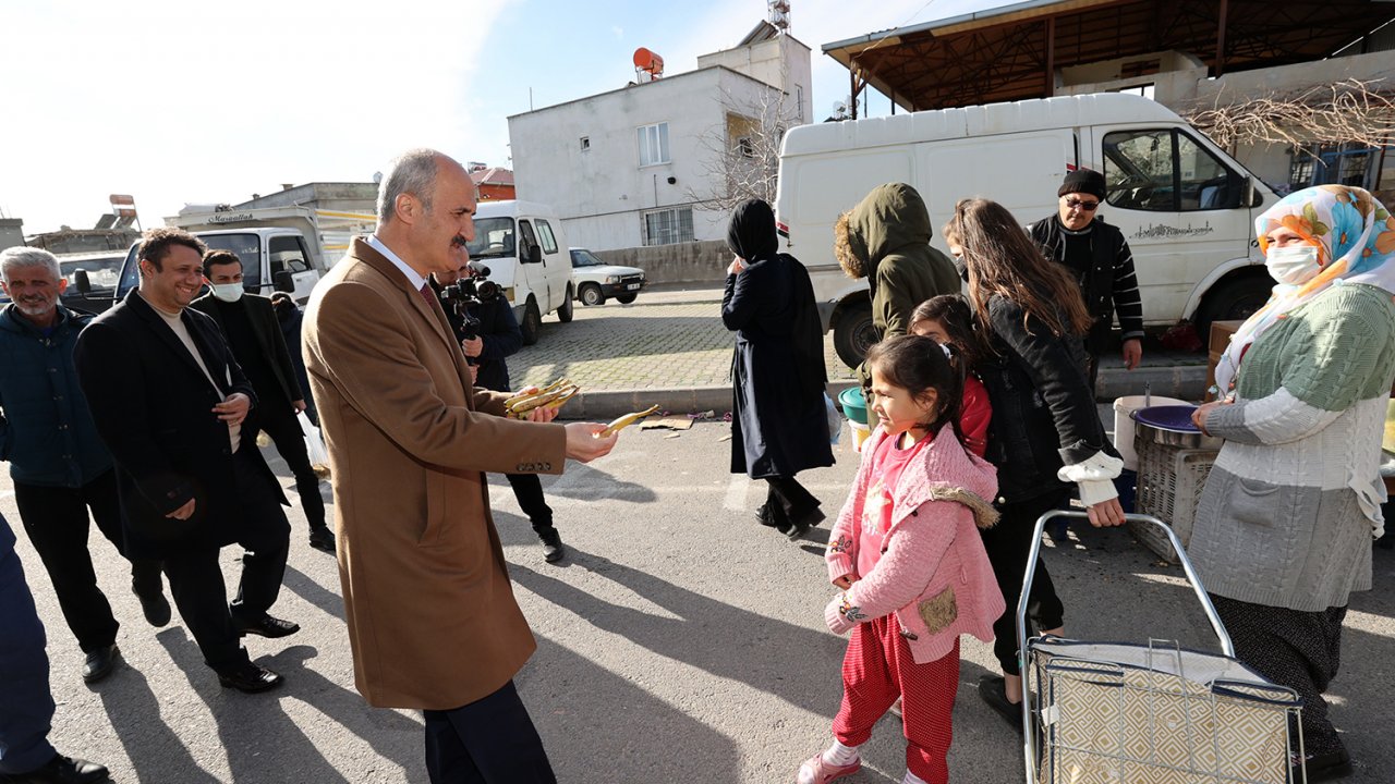 Başkan Okay Semt Pazarının Nabzını Tuttu