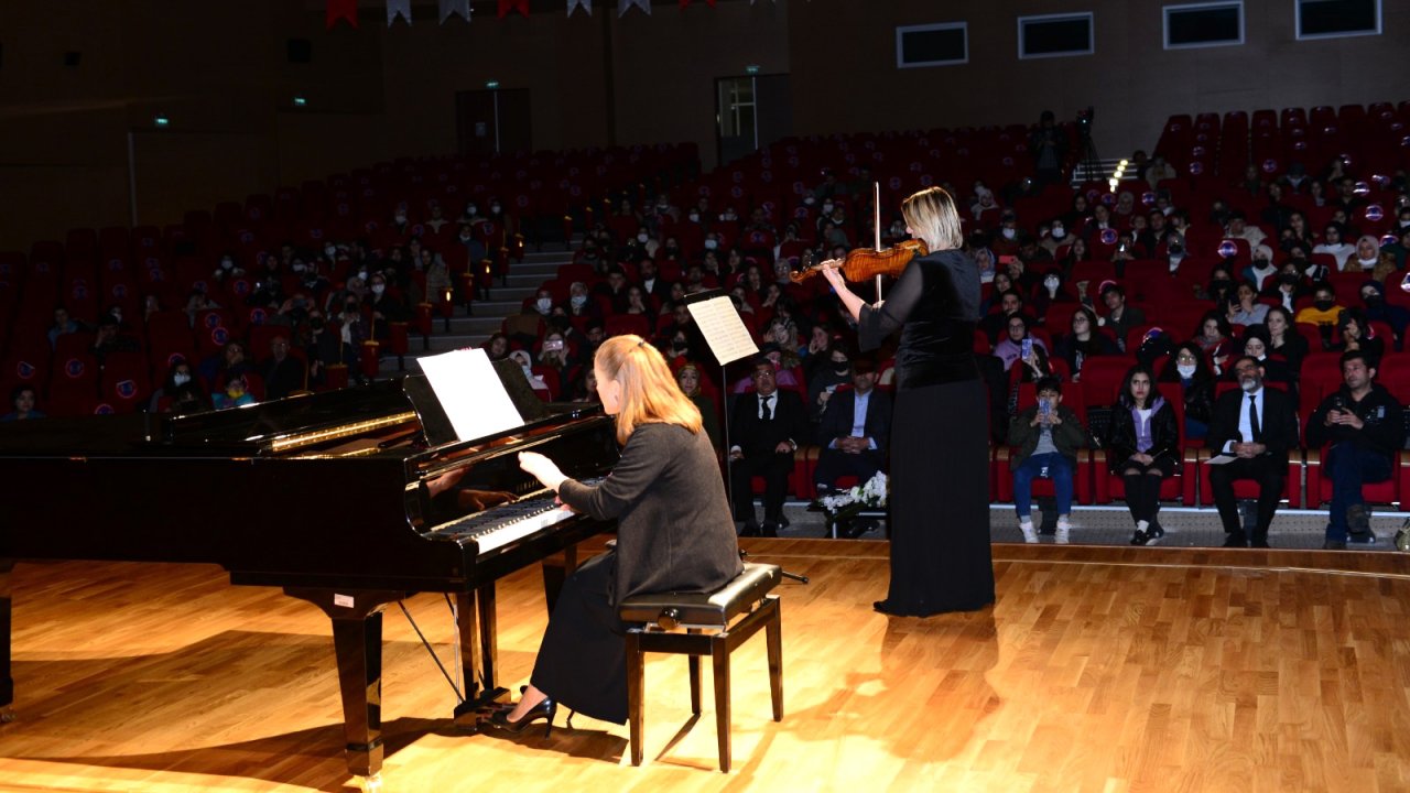 Yalçın ve Önal Müzik Ziyafeti Yaşattı