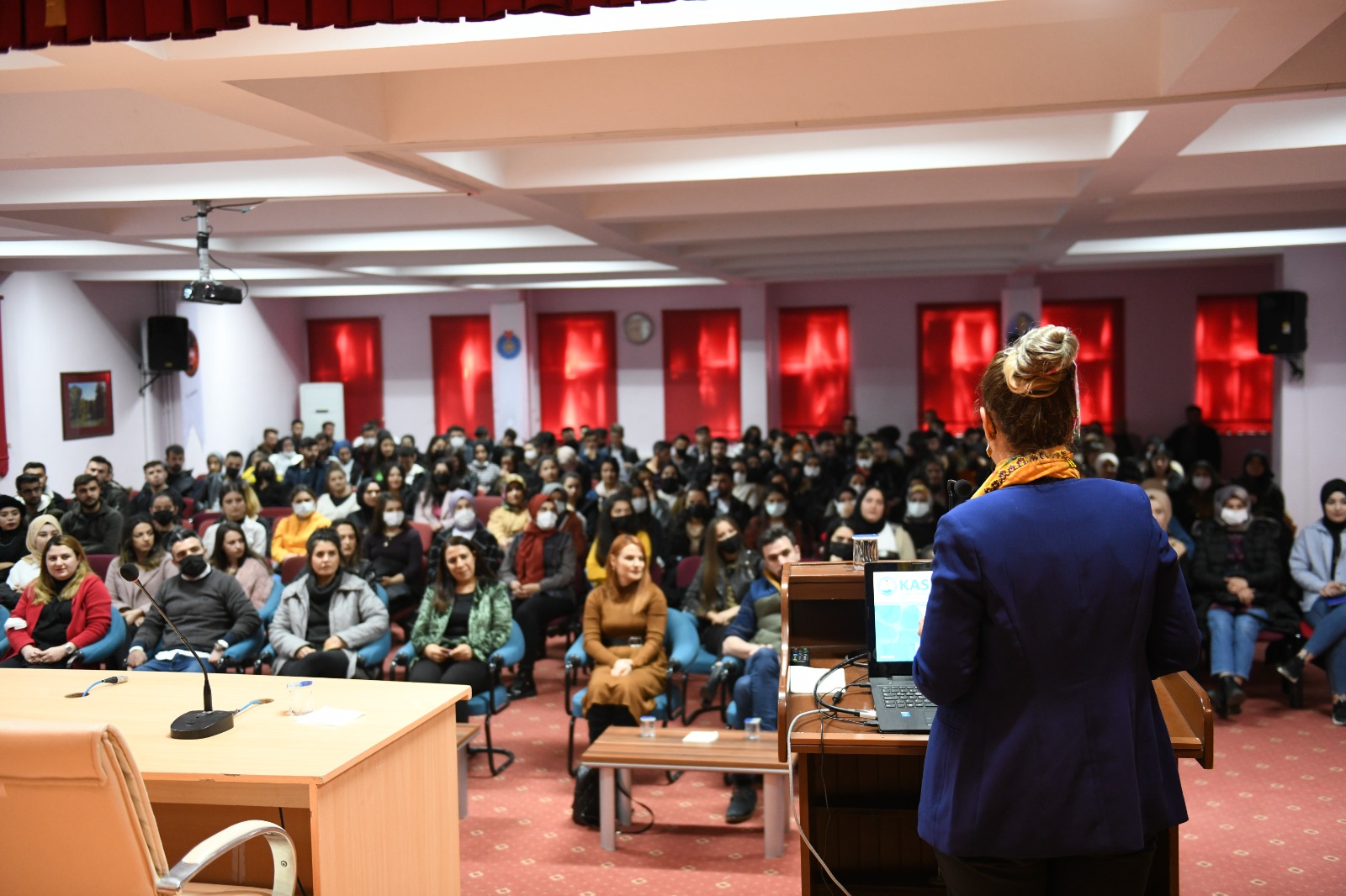 Dr. Ertürkmen, “Bir kadın dünyayı değiştirir”