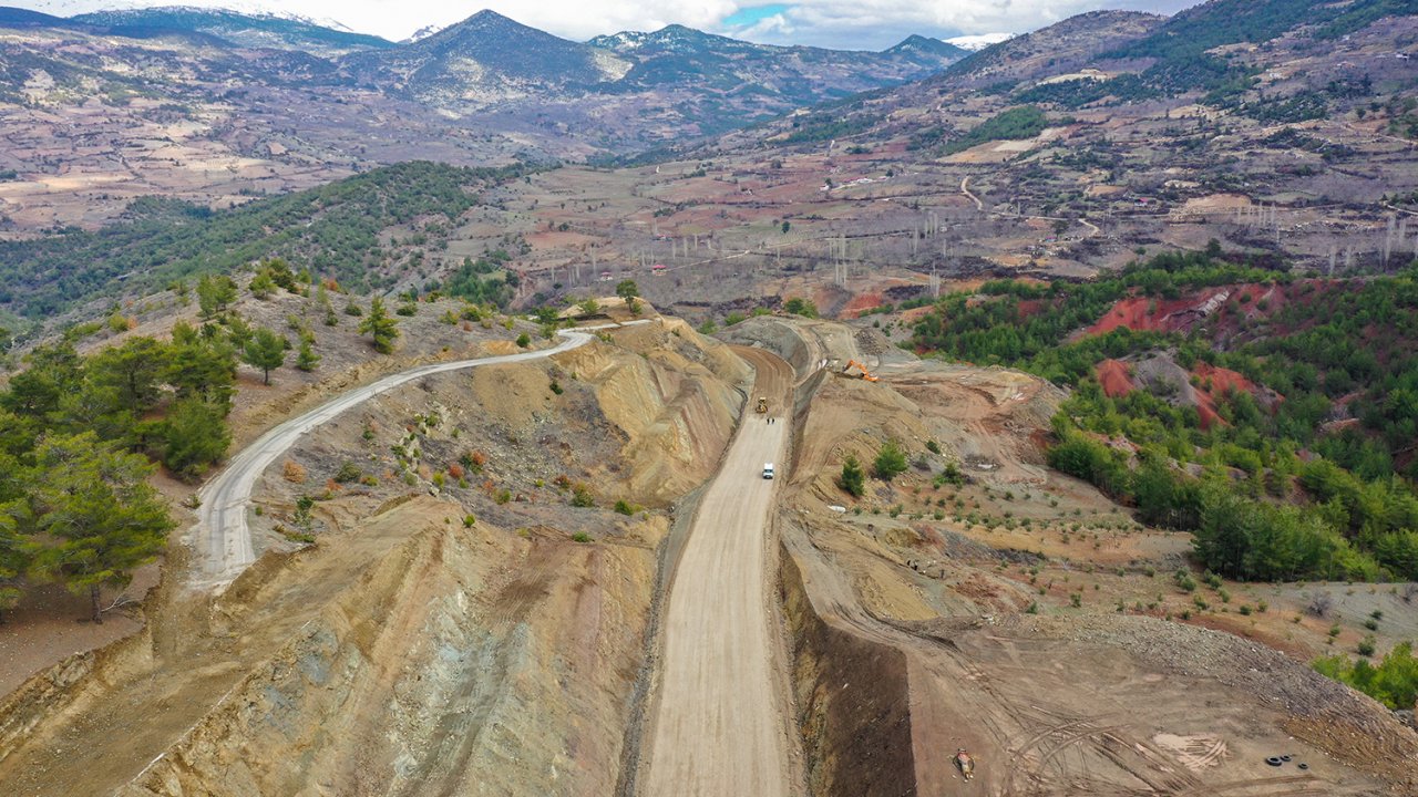 Dulkadiroğlu’ndan Bertiz Bölgesine Standardı Yüksek Grup Yolu Yapılıyor