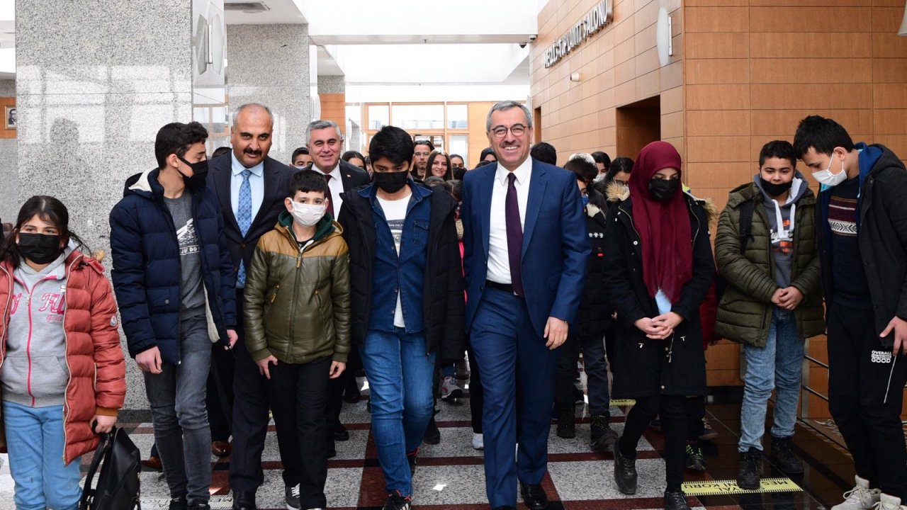 Gençlerimizle Gurur Duyuyorum