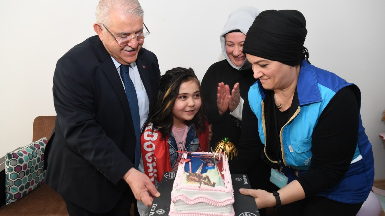 Cumhurbaşkanı Erdoğan hayranı minik İkra’ya doğum sürprizi