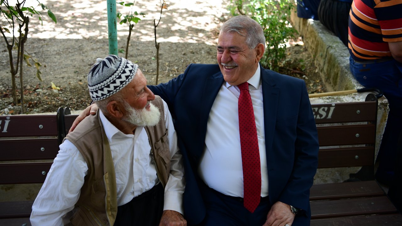 Yaşlılarımıza sahip çıkmak geleceğimize sahip çıkmaktır