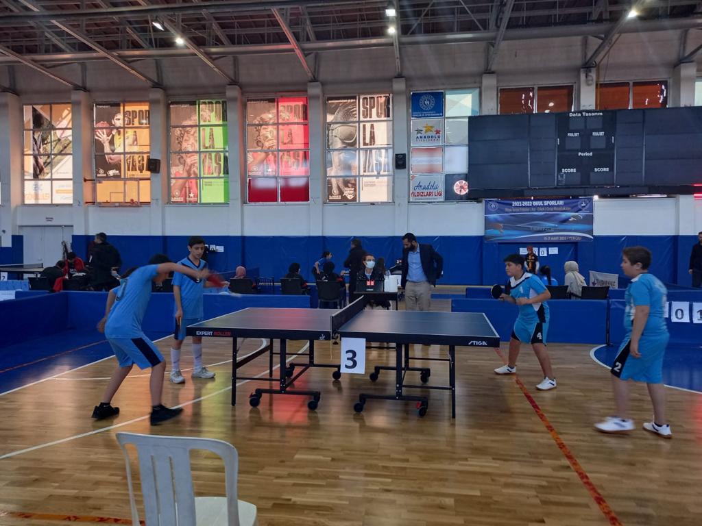 Ömer Faruk Arıkan Ortaokulu bölge şampiyonasında 2. oldu 