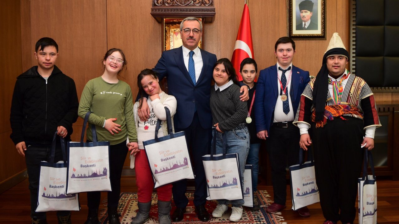 Başkan Güngör Özel Öğrencilerle Buluştu