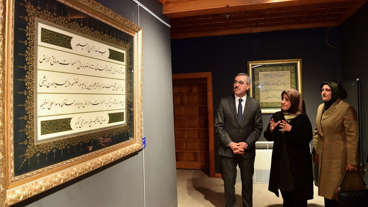 Başkan Güngör Hat Sergisi’ni Ziyaret Etti