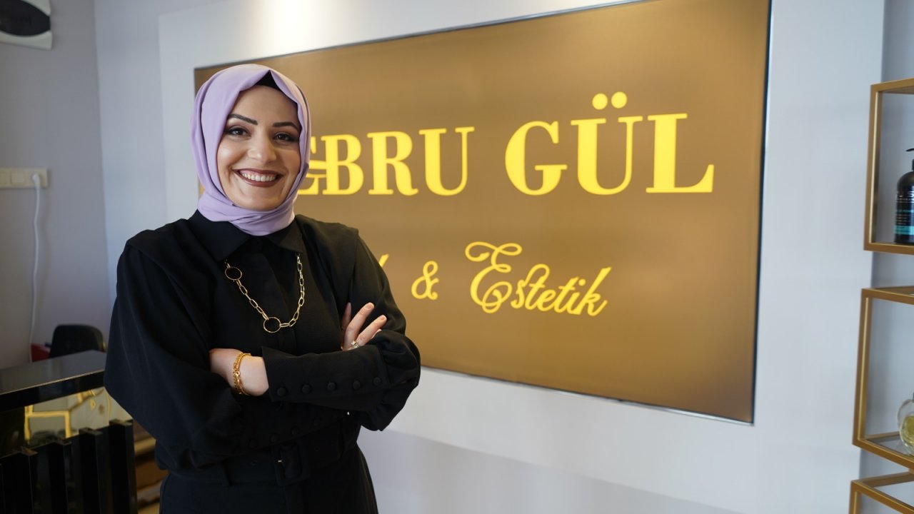 Güzellik Uzmanı Ebru Gül: “Güzellik Sonsuz Olanın Sonlu Olarak Görülmesidir”