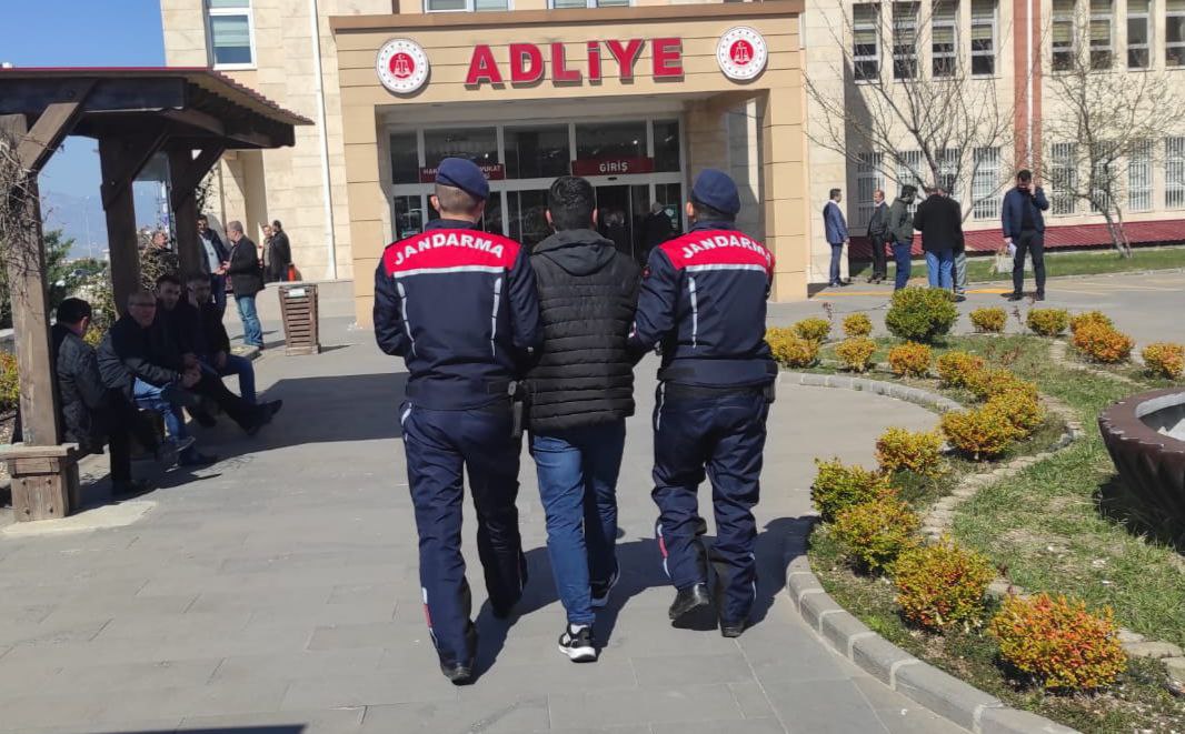 26 yıl hapis cezasıyla aranıyordu orman yolunda enselendi