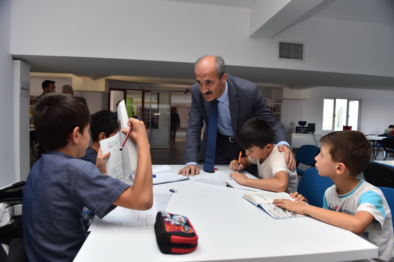 Günümüzde teknolojik imkanlar sayesinde bilgiye ulaşmak çok kolay