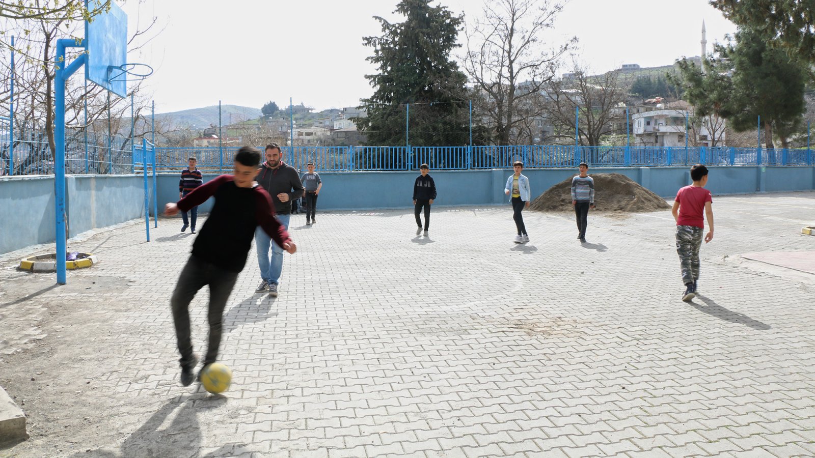 Büyükşehir’den Öğrencilere Yeni Spor Alanları
