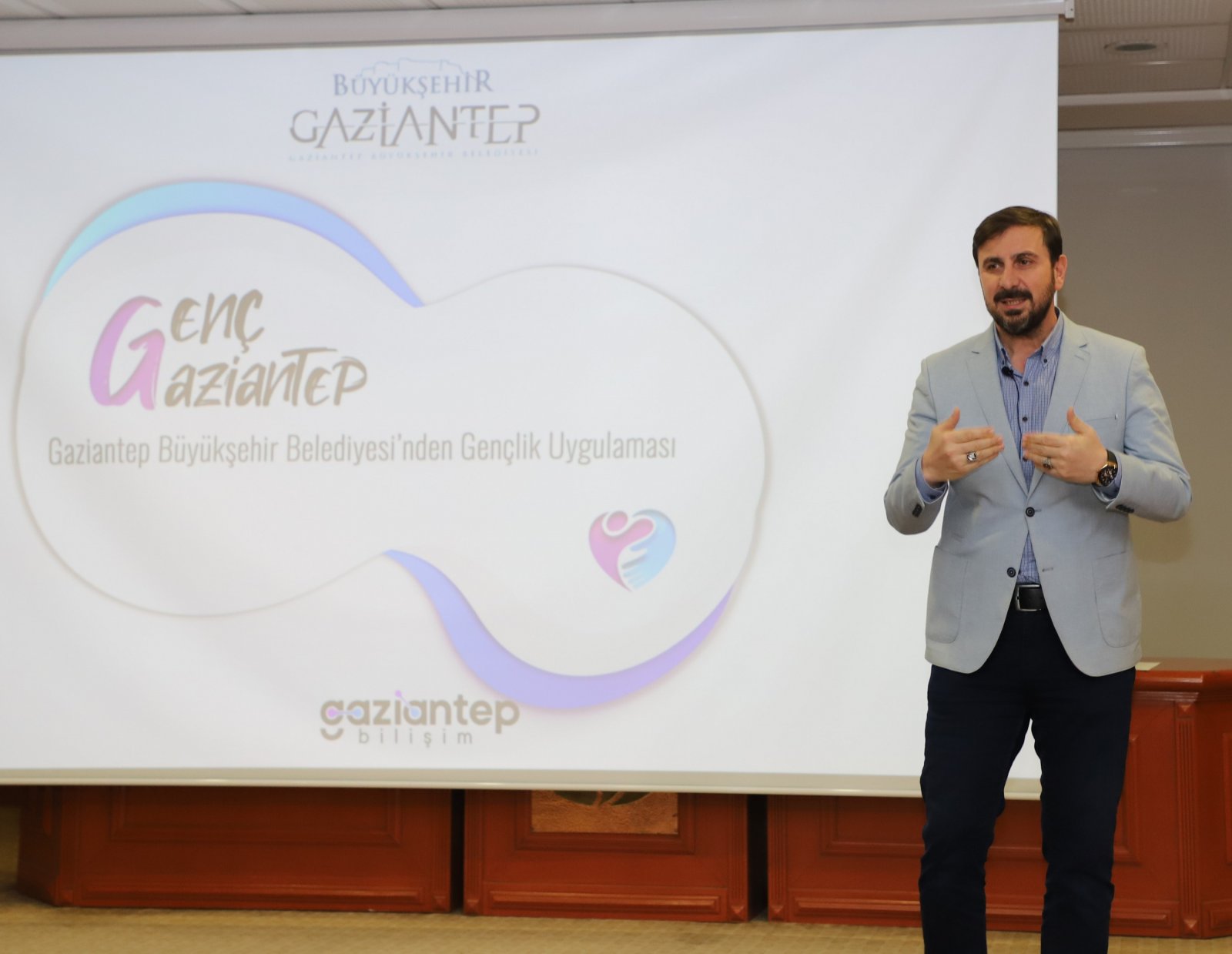 Efiloğlu Sanko Üniversitesi Öğrencileriyle Bir Araya Geldi