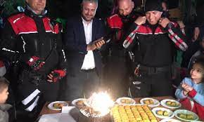 Kahramanmaraş'ta kavga ihbarına giden polislere sürpriz karşılama